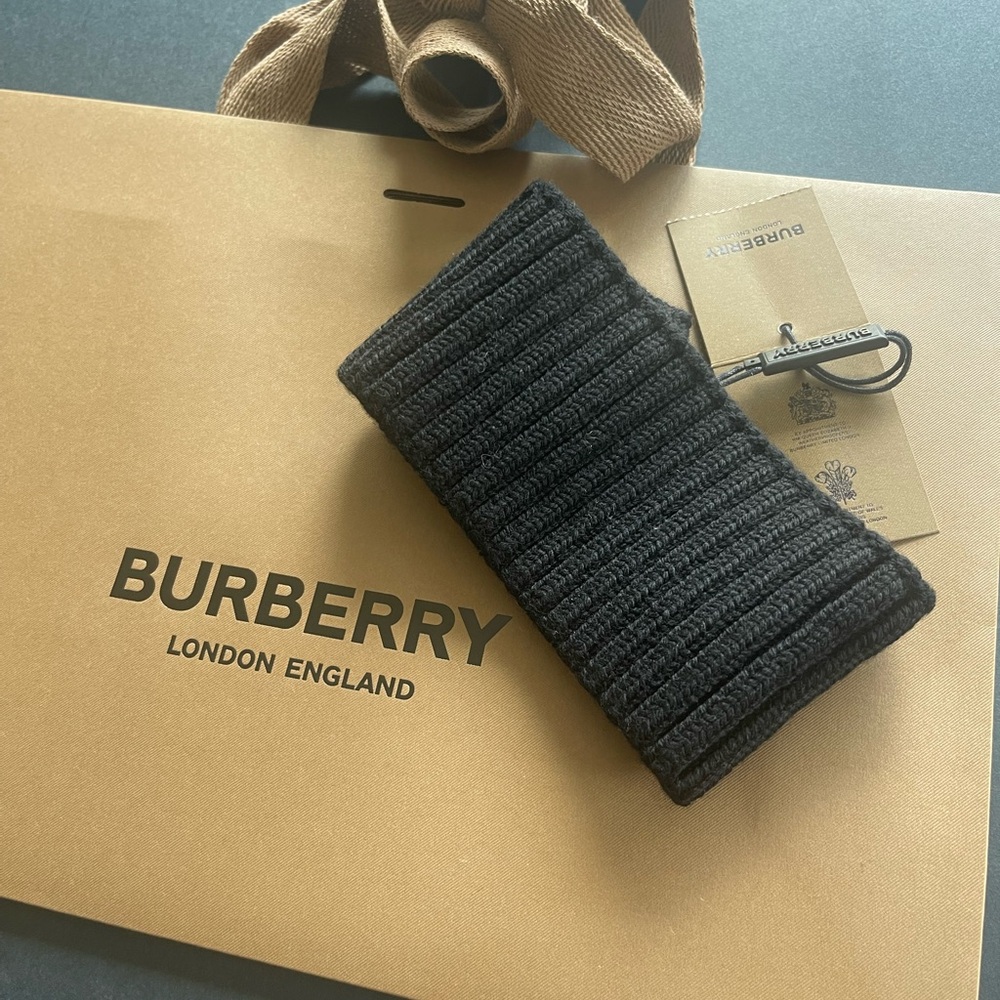 New Burberry Rib Knit Collar Black Unisex🖤🌟 - Picture 6 of 8